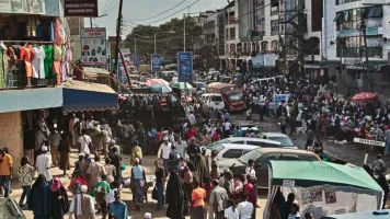 Crowded streetview.