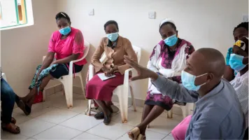 A mothers listening group sharing their experiences with antimicrobial resistance in Kiambu county, Kenya. Credit: Elphas Ngugi/GPSDD.