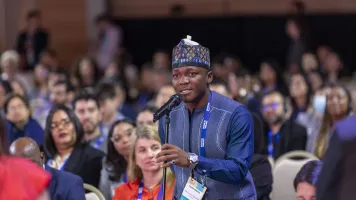 Yazid Salahudeen Mikail at the Festival de Datos. Photo by Pablo Kreimbuhl