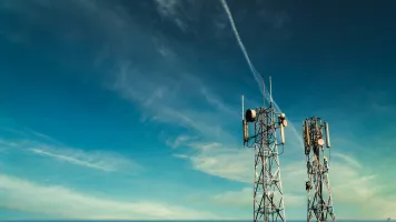 Unsplash / Kabiur Rahman Riyad: Cell tower in Bangladesh