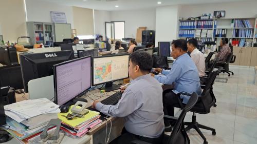 Cambodian statisticians using the national agriculture survey data 
