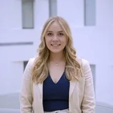 Julia Nicolls Headshot