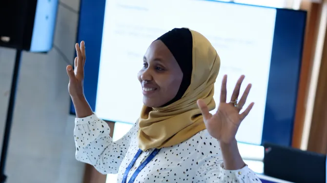 Woman leading a session at the Data for Development Festival 2018