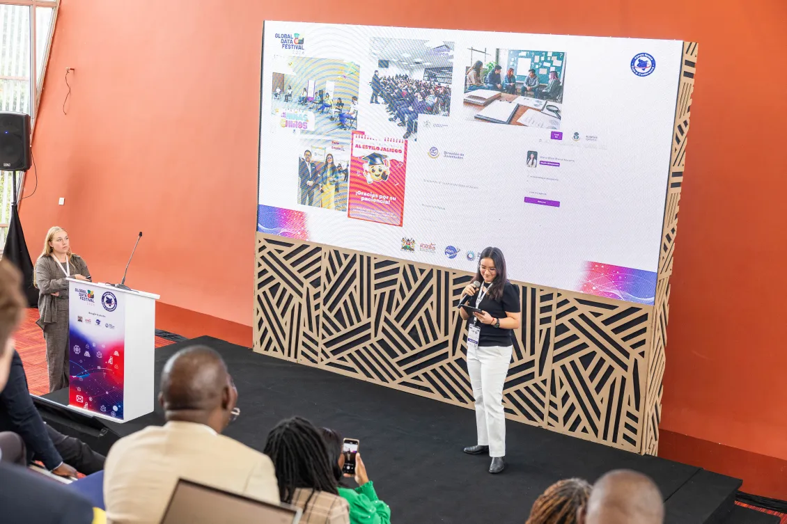 Patricia presenting her project at the Global Data Festival 