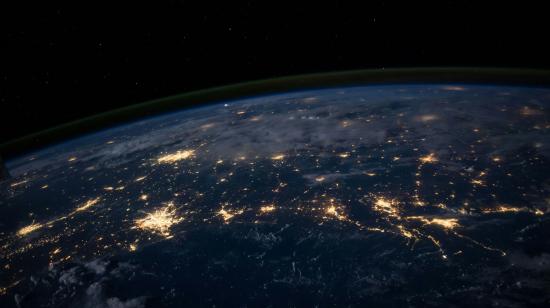 Light connections from space / Nasa: Unsplash