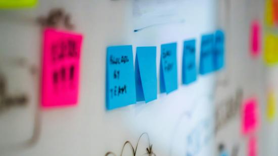 Post-it notes. Jakub Zerdzicki / Unsplash