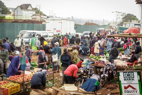 Traders at Wangige Market in Kiambu, Kenya. Credit: Elphas Ngugi/GPSDD.